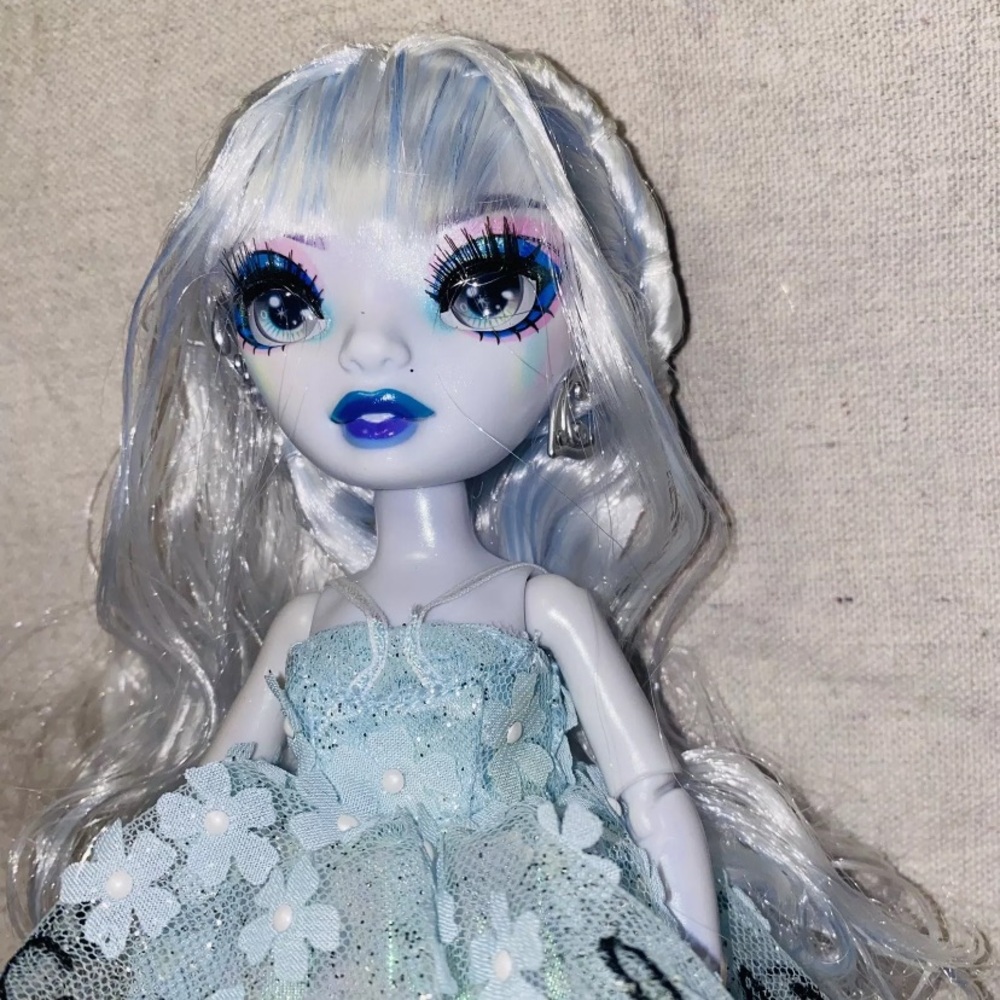 Rainbow High Shadow High Costume Ball Eliza McFee MGA 2022 No Wings - Picture 2 of 7